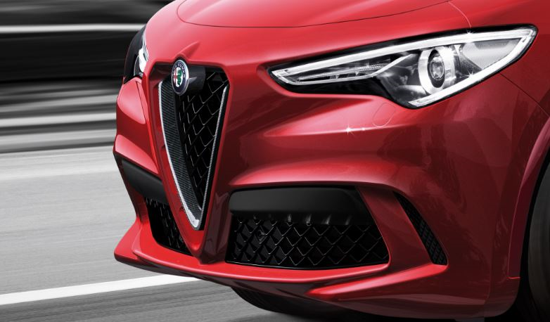 Griglia Con Inserto ''V'' In Carbonio  alfa-romeo