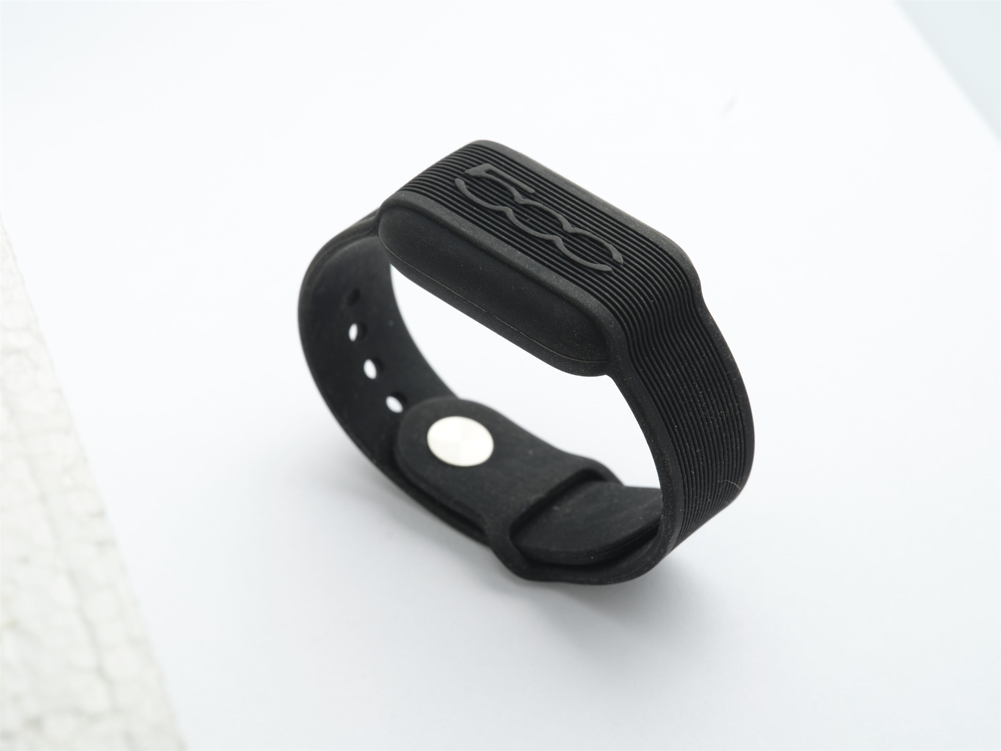 BRACELET POUR CLÉ - ENTRÉE MAINS-LIBRES  undefined