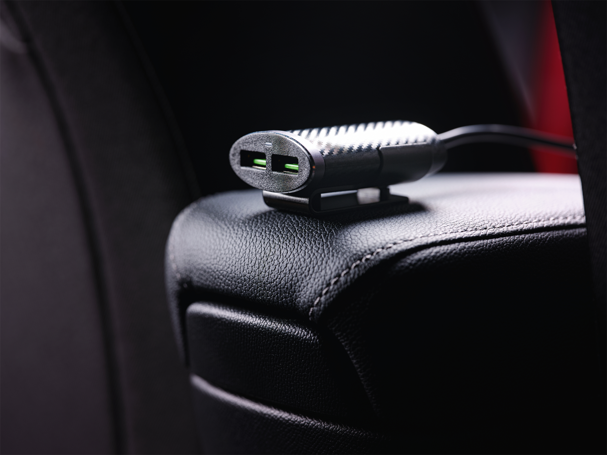Caricatore 12V con 2 USB anteriori e 2 USB posteriori  jeep