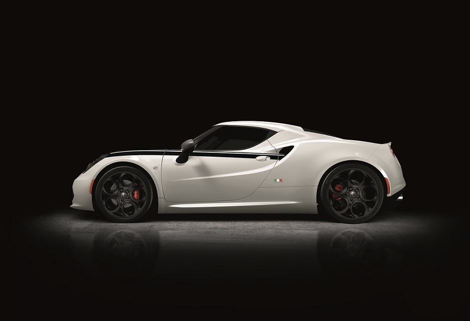 Badge bandiera italiana per Alfa Romeo 4C  undefined