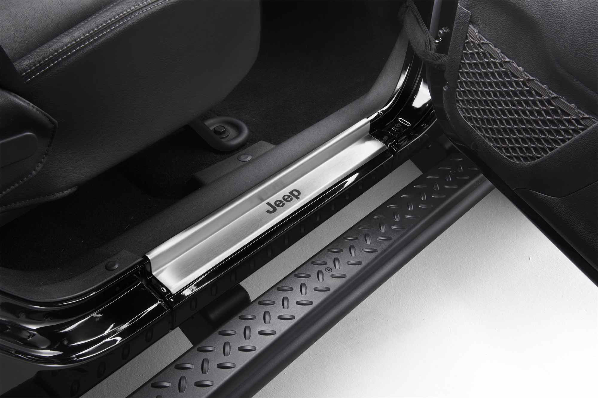 Battitacco in acciaio con stampa logo  undefined