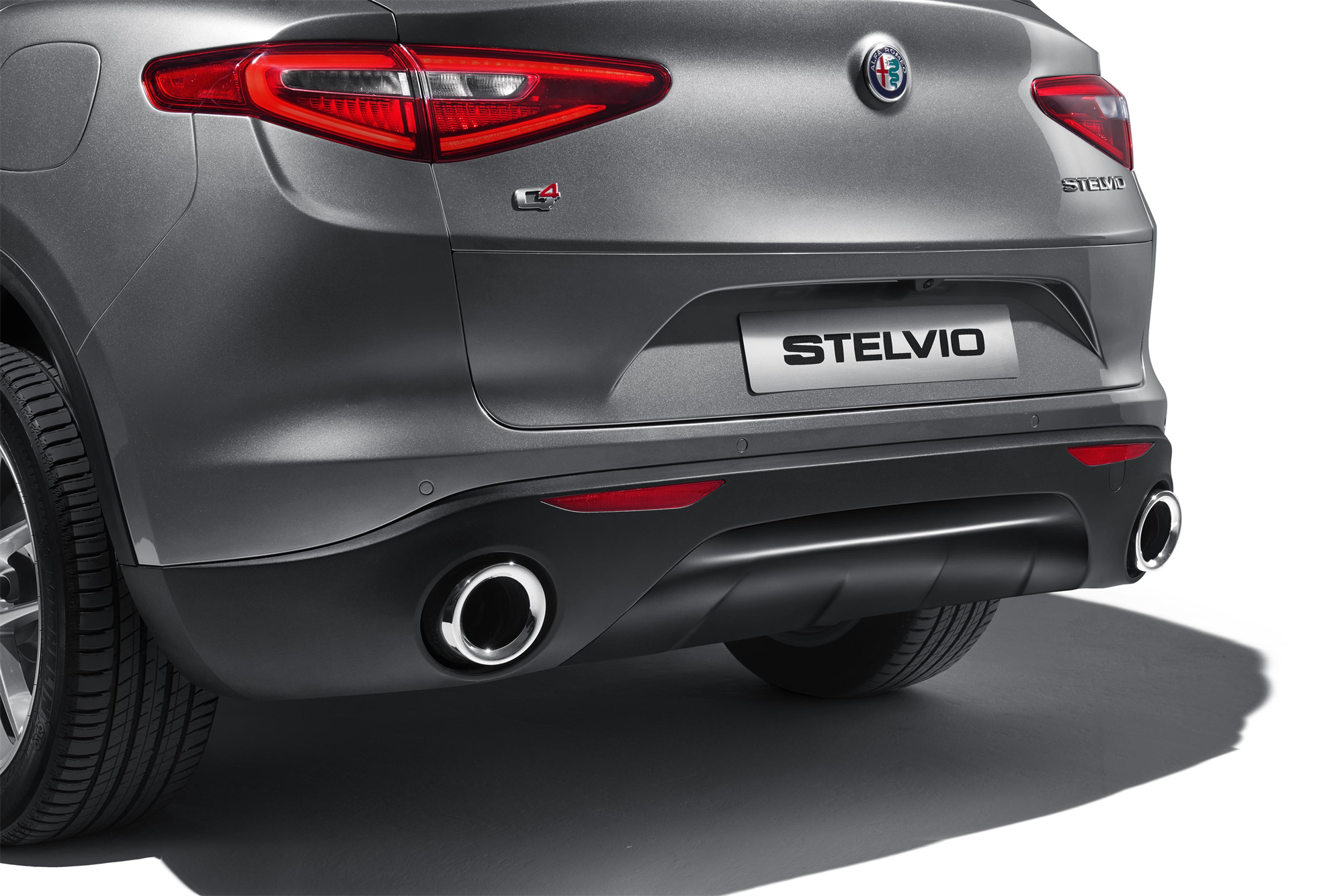 Protección bajo carrocería en parachoques trasero color Miron mate - versión sin gancho de remolque alfa-romeo