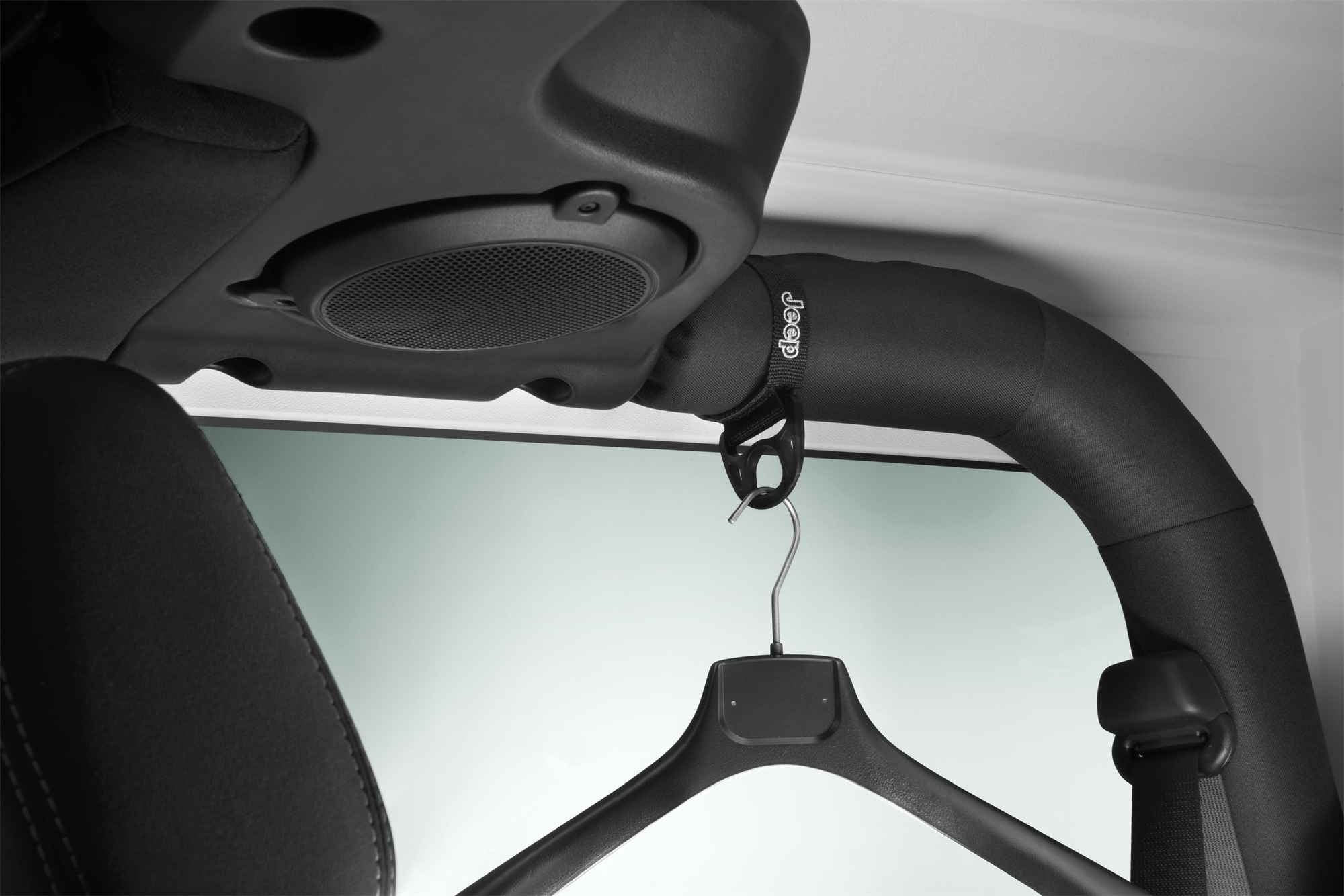 Maniglie di sostegno e gancio per vestiti  undefined