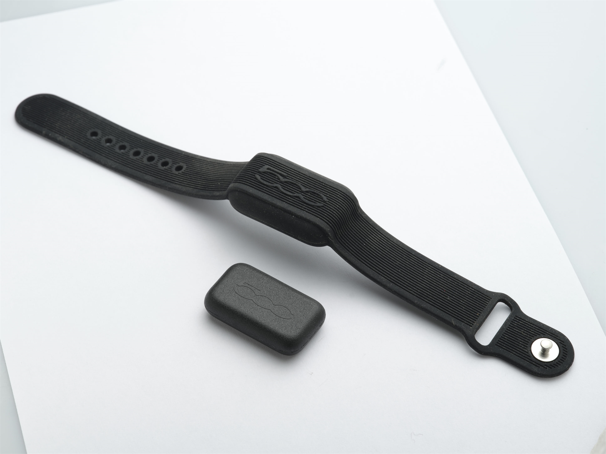 BRACCIALE CON LOGO 500 PER CHIAVE AUTO  fiat